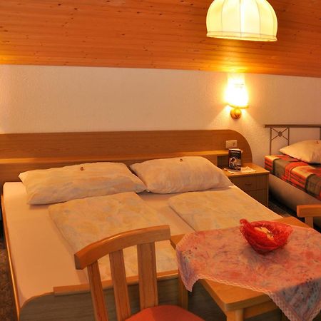 Готель Haus Alpenruh Санкт-Леонгард-ім-Пітцталь Екстер'єр фото