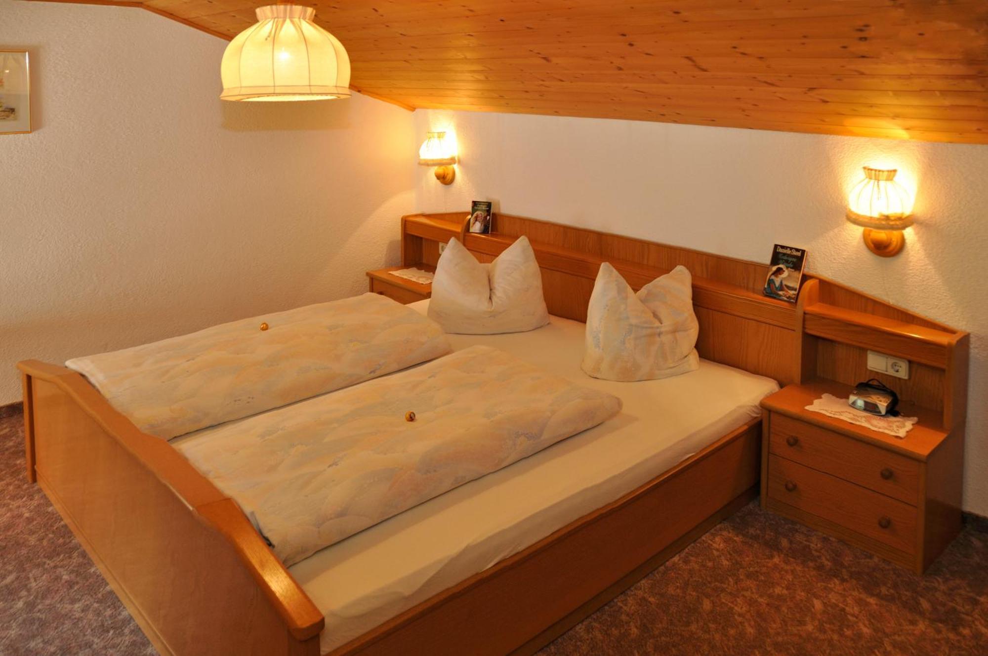 Готель Haus Alpenruh Санкт-Леонгард-ім-Пітцталь Екстер'єр фото