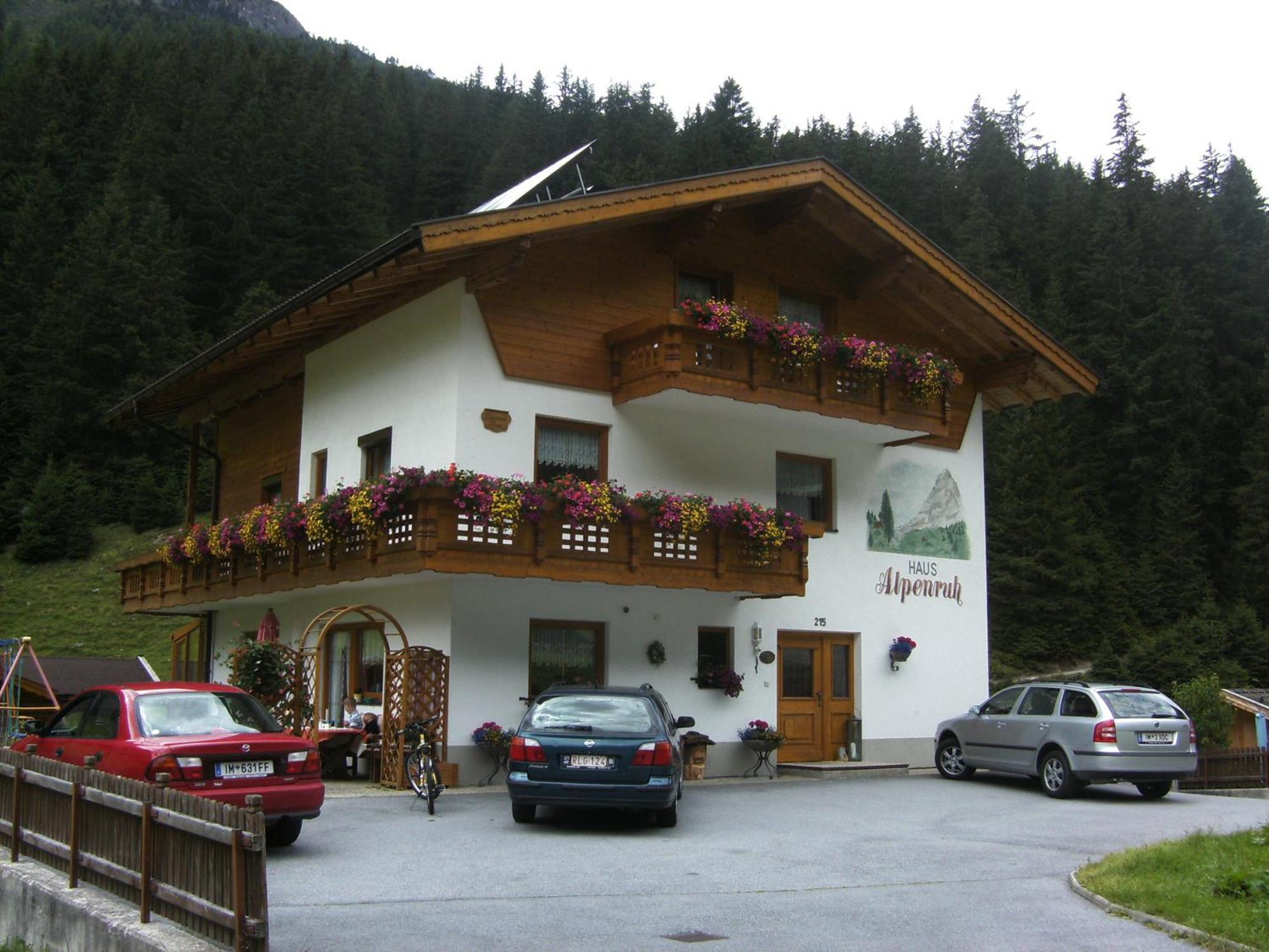 Готель Haus Alpenruh Санкт-Леонгард-ім-Пітцталь Екстер'єр фото