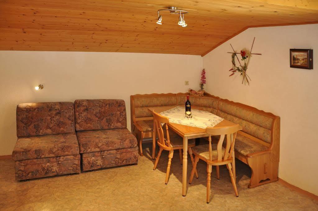 Готель Haus Alpenruh Санкт-Леонгард-ім-Пітцталь Екстер'єр фото